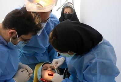 اجرای طرح پیشگیری از پوسیدگی دندان ها در مدارس حاشیه تهران